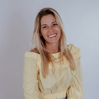 Porträt eines Talents mit Name und Berufsbezeichnung