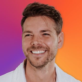 Porträt eines Talents mit Name und Berufsbezeichnung